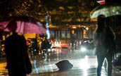 広州で再び豪雨　冠水で交通がマヒ