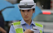 陝西省の美人交通警察官の微博が人気