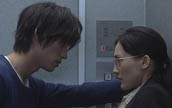 日本ドラマでドキドキする「壁ドン」の場面