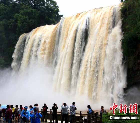 黄果樹大瀑布、この10年で最も早い豊水期を迎える　貴州省
