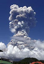 フィリピンマヨン山噴火恐れ