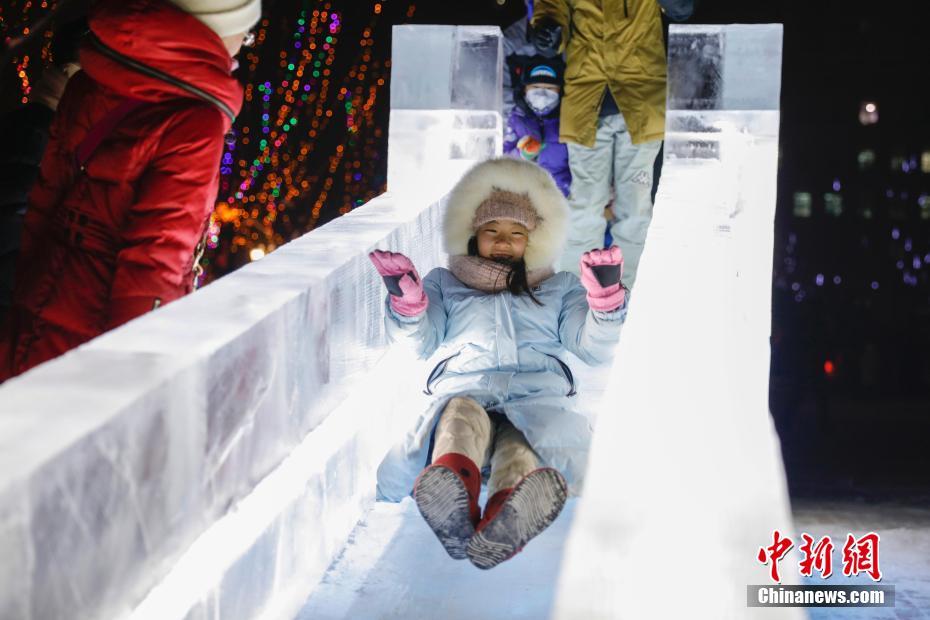 ハルビン工業大学第3回氷雪文化祭りが開幕　 黒竜江省