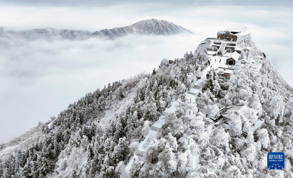 降雪後の南岳衡山（12月2日にドローンで撮影・曹正平)。