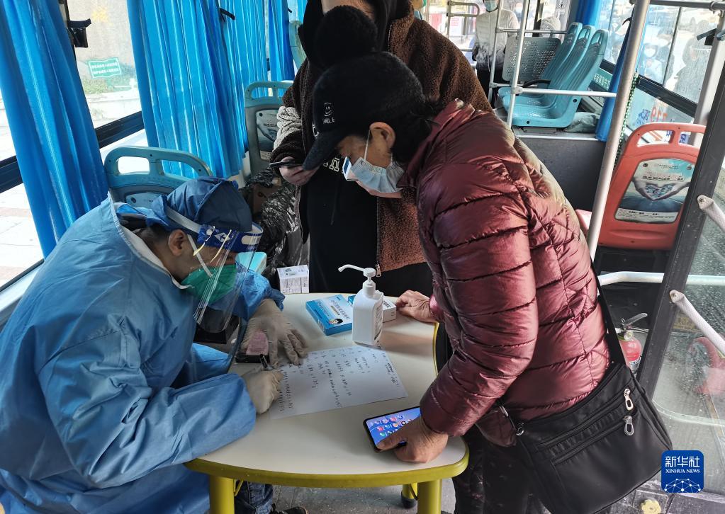 南京市で発熱外来移動診療車が導入　江蘇省