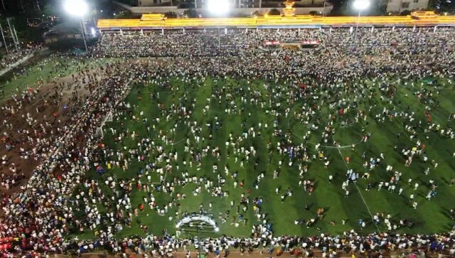6月10日、「スーパーサタデーサッカーナイト」が開催され、大勢の観客が集まったサッカー場。