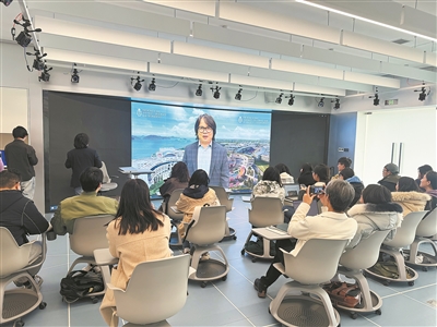 香港科技大学の「AI講師」第1陣による授業風景。画像提供は取材先