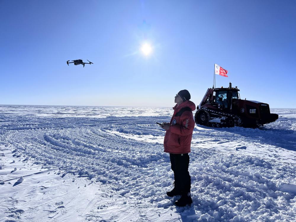 中国の南極内陸観測でドローンが大活躍