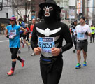 仮装に注目、東京マラソン開催